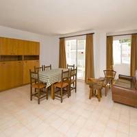 Two-Bedroom Apartment (6 Adults) with Air Conditioning