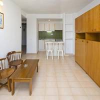 One-Bedroom Apartment with Air Conditioning