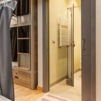 6-Bed Room with Private Bathroom
