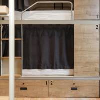Bed in 6-Bed Mixed Dormitory Room with Shared Bathroom