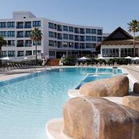 Two-Bedroom Apartment with Sea View (2 Adults + 3 Children)