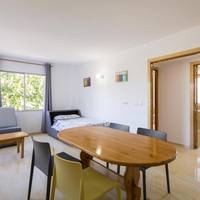Two-Bedroom Apartment (5 Adults)