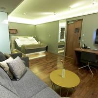 GLO Comfort Double with Sofa Bed without Window