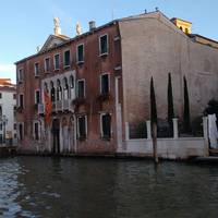 Apartment with Canal View