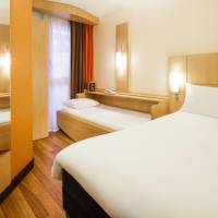 Standard Double Room with One Double Bed and One Single Bed