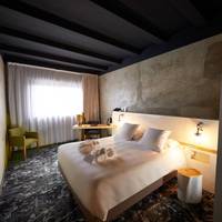Executive Queen Room