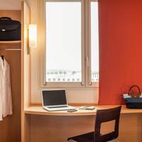 Standard Room with 1 Double and 1 Single Bed