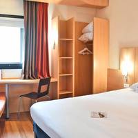 Two Connecting Double Rooms
