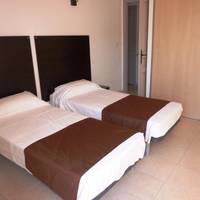 Studio with Twin Beds