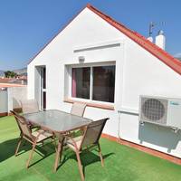One-Bedroom Apartment with Terrace and Sea View (2-4 Adults)