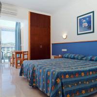 Studio (2 Adults + 1 Child)
