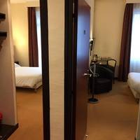 2 Adjacent Room