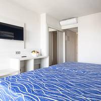 Twin Room (2 Adults)