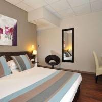 Queen Room with Queen Bed and City View