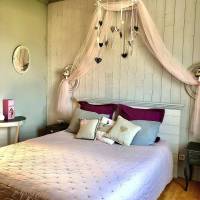 Deluxe Room (2 Adults + 1 Child)