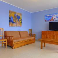 Three-Bedroom Apartment with Sea View (8 Adults)
