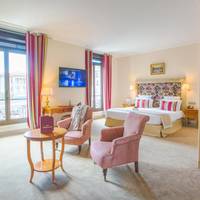 Junior Suite with City View