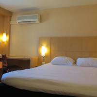 Standard Double Room with One Single Bed