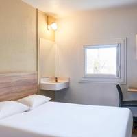 Tandem Room