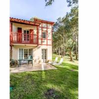 Select Two-Bedroom House (8 People)