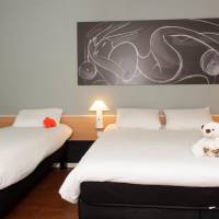 Standard Room with 1 Double and 1 Single Bed