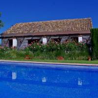 Two-Bedroom House (4 Adults + 1 Child)