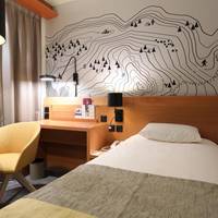 Standard Room with Two Single Beds