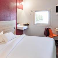 Tandem Room