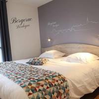 Superior Queen Room with Queen Bed and River View