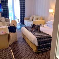 Junior Suite with Queen Bed - Non-Smoking