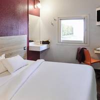 Tandem Room