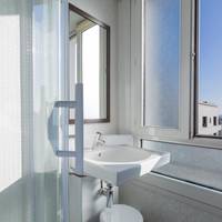 Comfort Queen Room