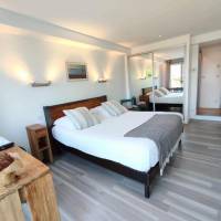 Double Room with Sea View & Spa Bath