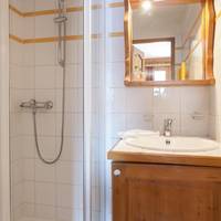 Standard Two-Bedroom Apartment (6 People)