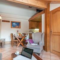 Standard Two-Bedroom Apartment (4 People)