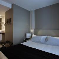 Small Club Room 