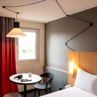 2 Adjoining Double Rooms