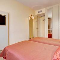 Two-Bedroom Apartment with Partial Sea View (3 Adults)