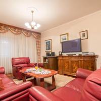 Deluxe Two-Bedroom Apartment with Terrace (6 Adults)