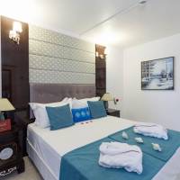 Special Offer - Deluxe Two-Bedroom Apartment with Sea-Pool View