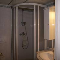 Apartment with Shower