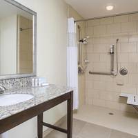 King Studio with Bath Tub - Disability/Hearing Access - Non-Smoking