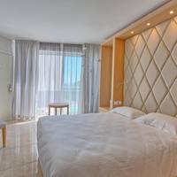 L - Double or Twin Room - Terrace with Sea View