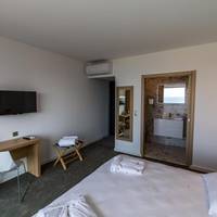L+ - Double or Twin Room - Pool and Sea View