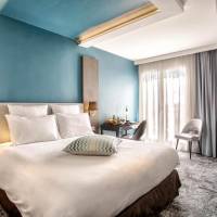 Duplex Superior Room with One Double Bed and Three Single Beds with Spa Access