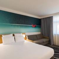 2 Adjacent Rooms
