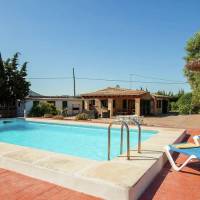 Three-Bedroom Holiday Home 