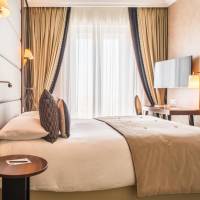 Queen Suite with Sofa Bed and Ocean View
