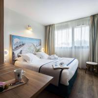Family Queen Room with Two Single Beds