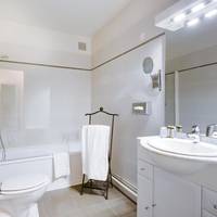 King Room with King Bed and City View - Non-Smoking